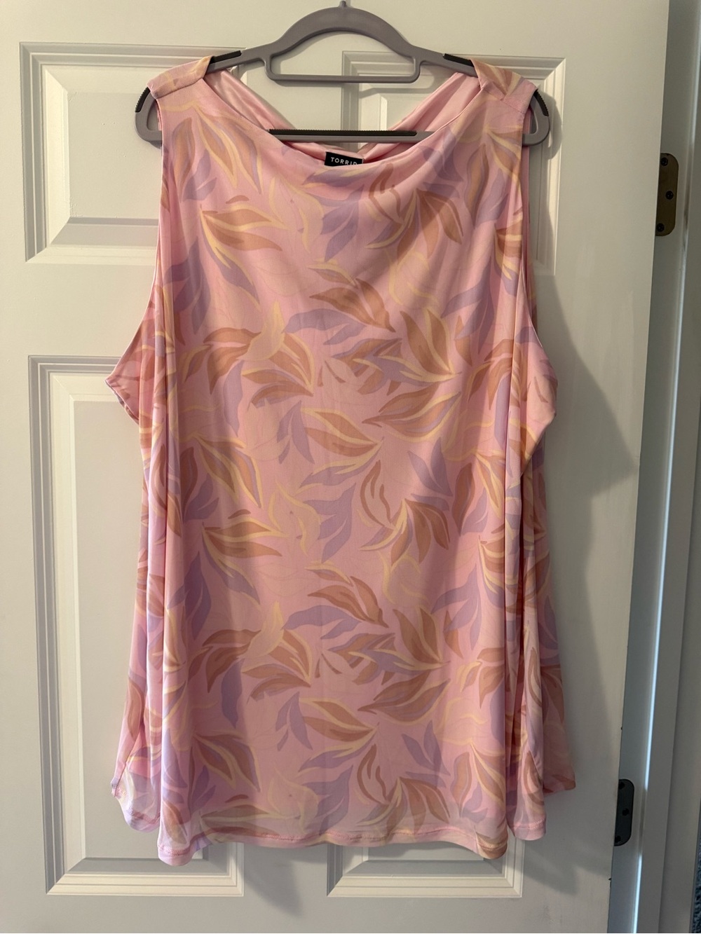 Torrid Women’s Floral Sleeveless Blouse